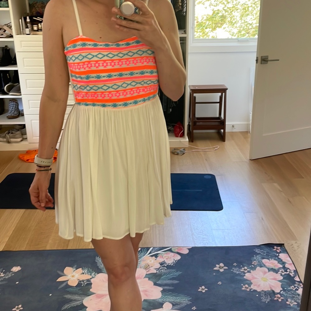 Mini, embroidered cotton summer dress
